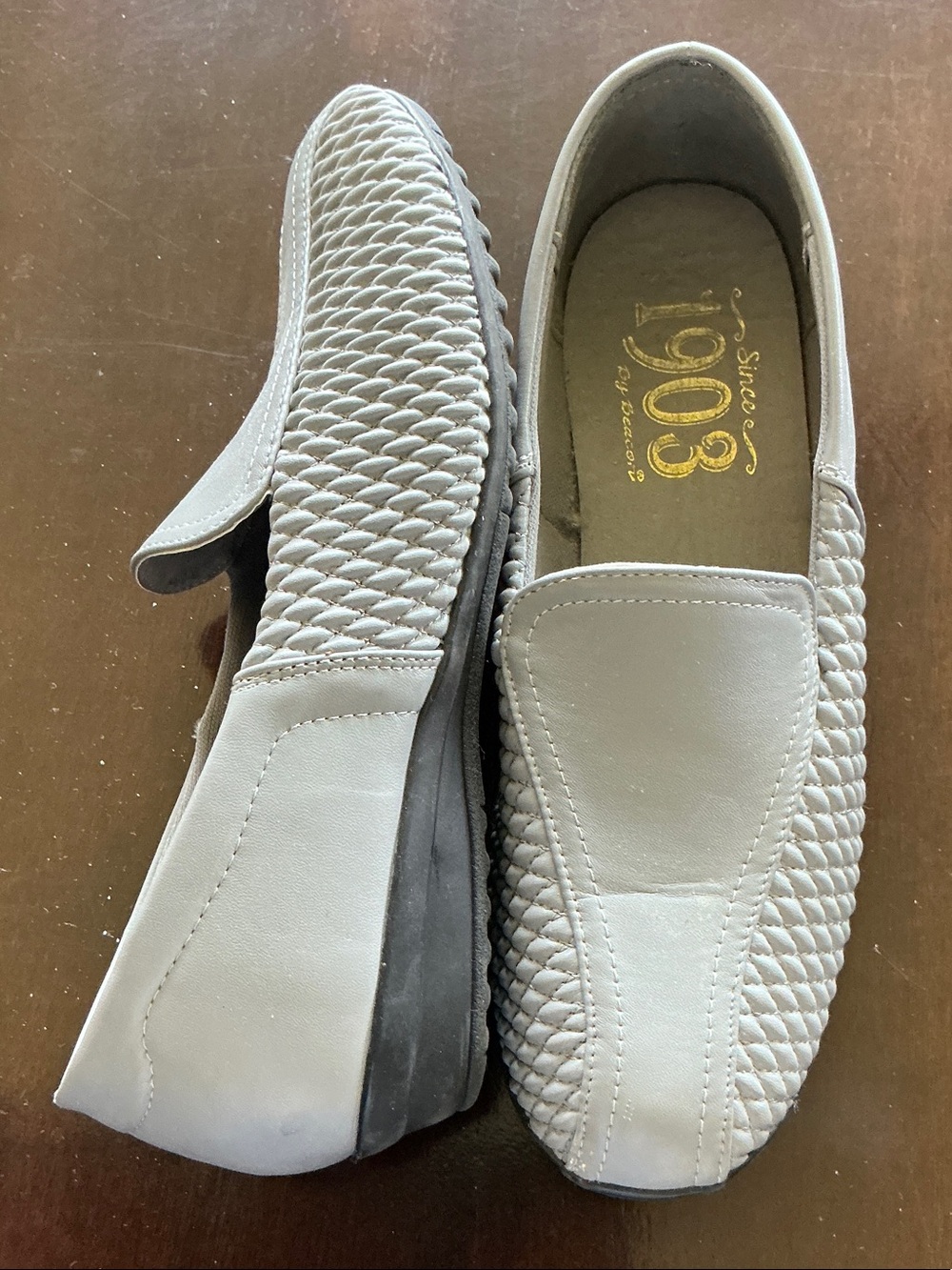 Beacon Women's Light Gray Woven Slip-On Loafers 7.5